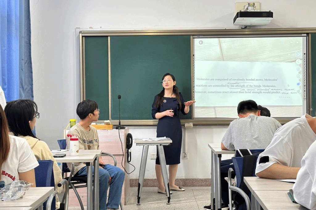 刘丽老师点评员工汇报