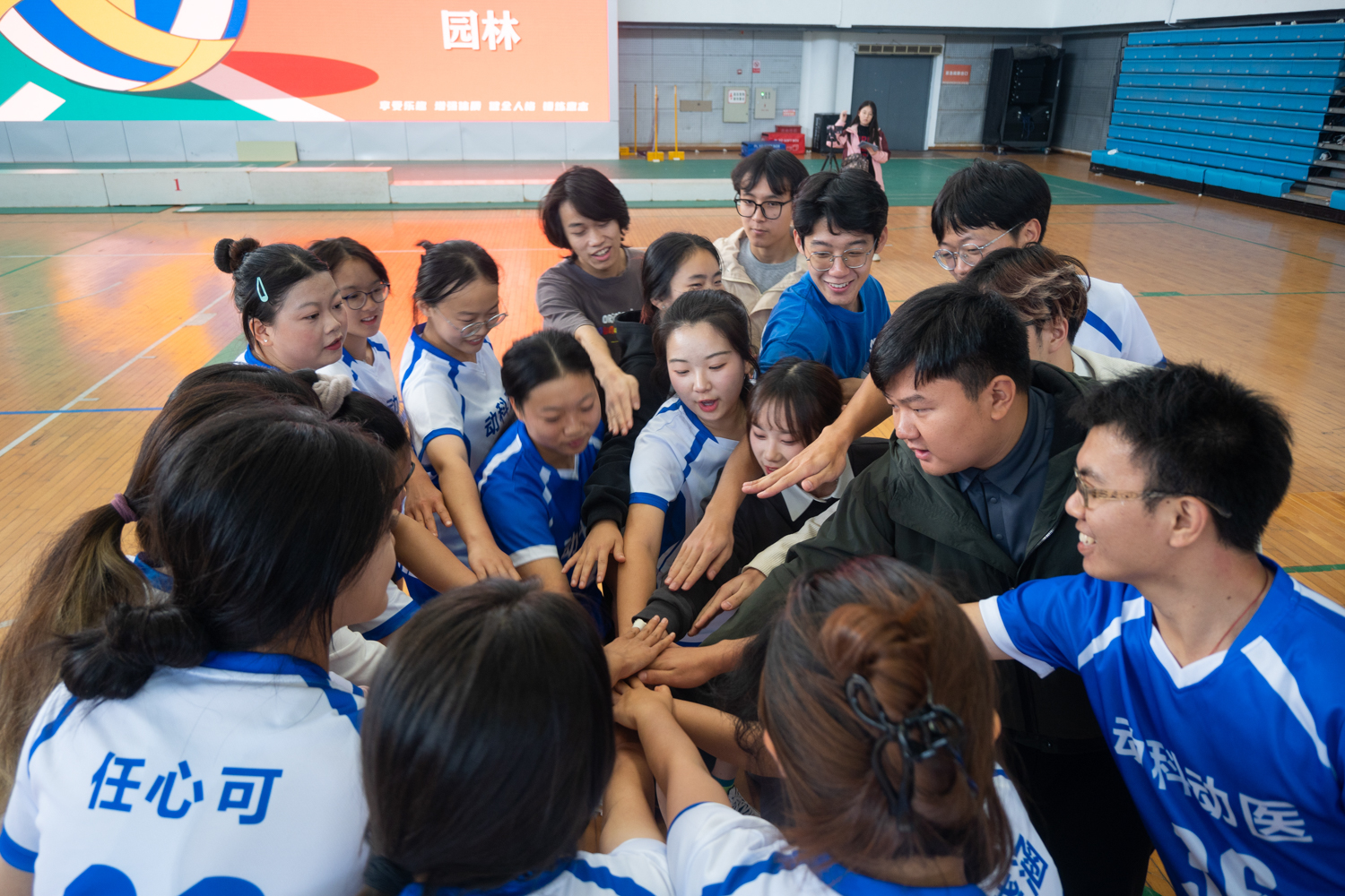 bevictor伟德赛前加油（学通社记者 张湛琦 摄）